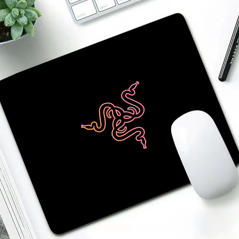 Razer Luxury Mouse Pad Anime G - Laptop Accessories Cool avis et prix